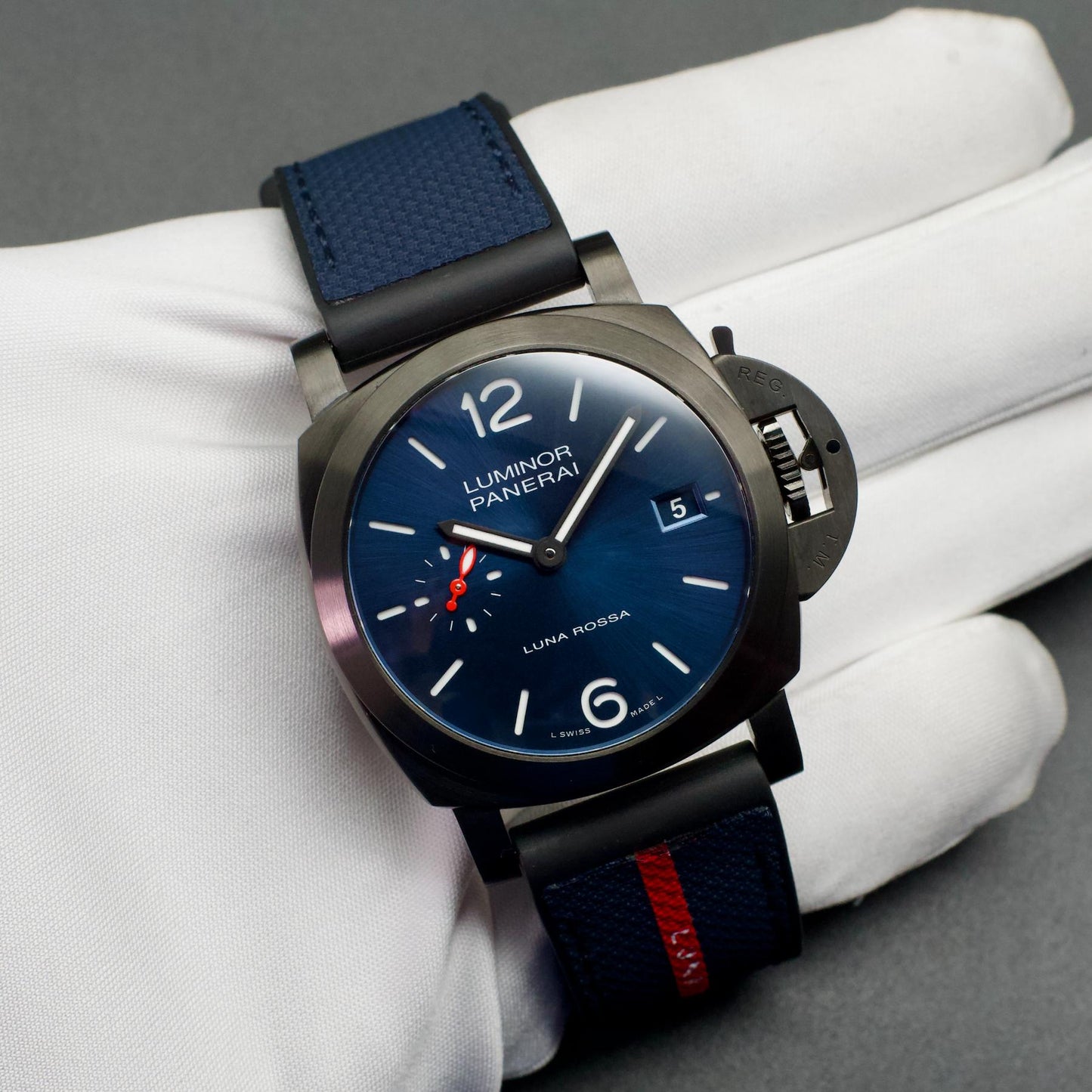 Panerai PAM01408 Luminor Quaranta Luna Rossa Limited Edition DLC 40mm