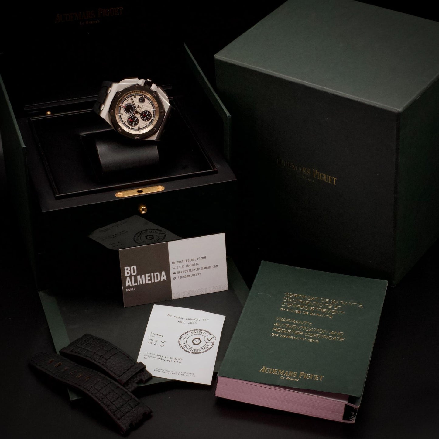 Audemars Piguet Royal Oak Offshore 26400SO Panda Dial 44mm 2016 Full Set