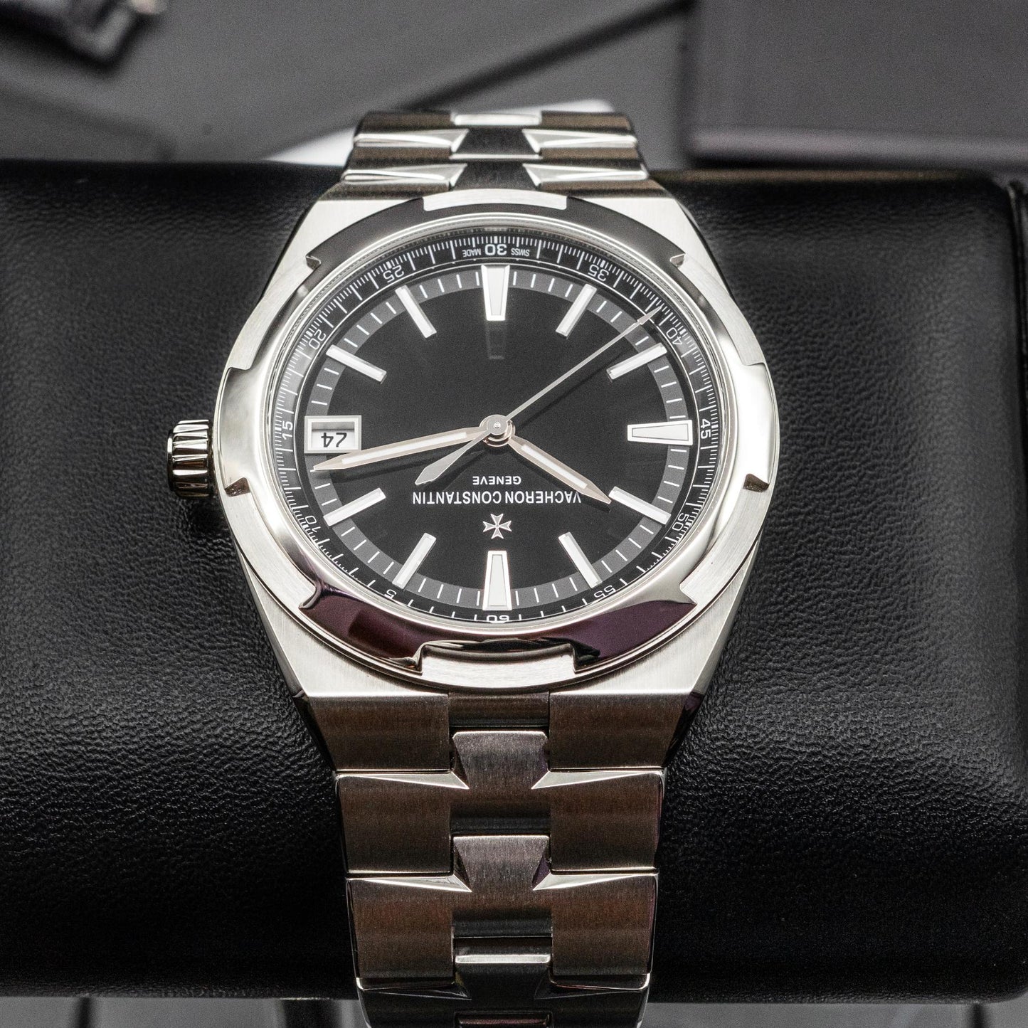 Vacheron Constantin Overseas 4500V/110A-B483 41mm Steel Black Dial Box Papers