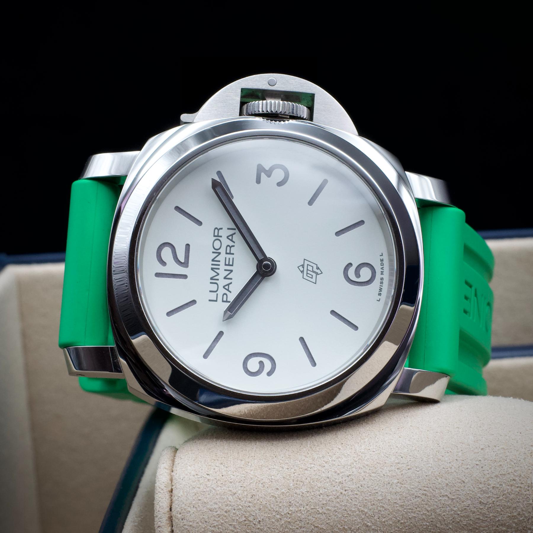 Panerai PAM01087 Luminor Base Logo 44mm Steel White Dial Full Set 2025