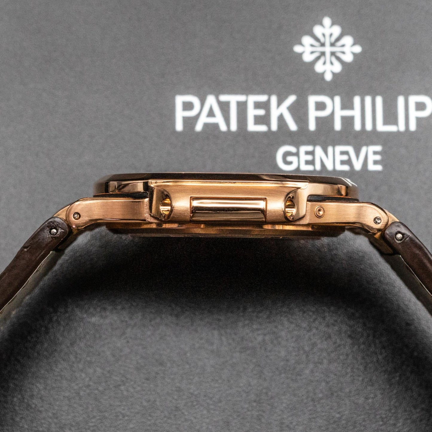 2016 Patek Philippe Nautilus 5712R-001 Rose Gold Brown Dial Case Side View
