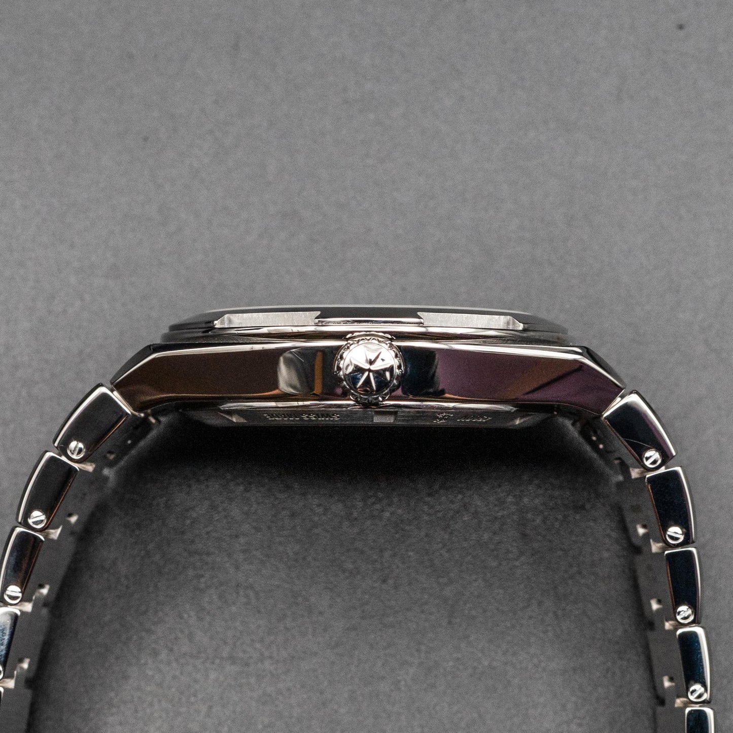 Vacheron Constantin Overseas 4500V/110A-B483 41mm Steel Black Dial Box Papers